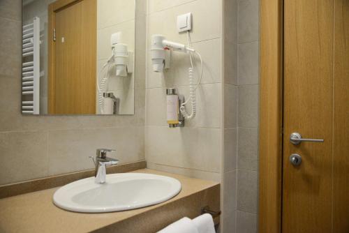 Etno hotel Vrdnička kula - image 14