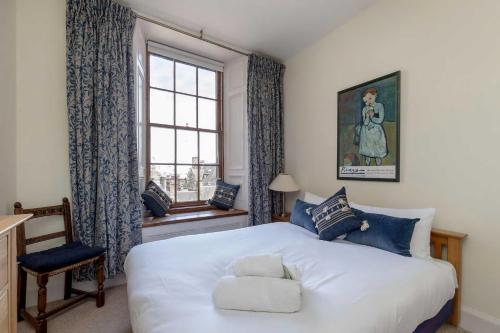 Stunning Panoramic Views: Heart of the Royal Mile, Édimbourg (photo 7)
