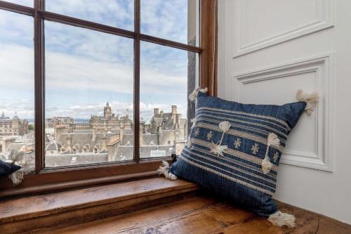 Stunning Panoramic Views: Heart of the Royal Mile, Édimbourg (photo 4)