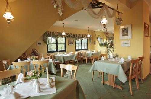 Restorāns, Hotel Leuchtfeuer in Kroslin