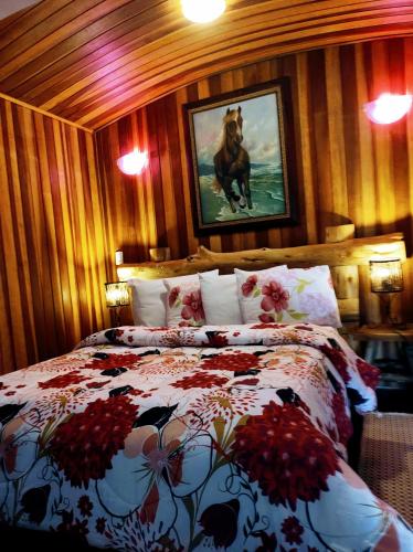 1 double bed, 2 twin beds