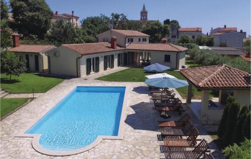 Stunning Home In Liznjan With 8 Bedrooms, Jacuzzi And Wifi - Ližnjan