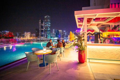 Ravintola, Pullman Dubai Downtown in Business Bay