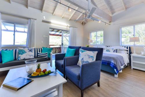 設施, 歌唱壺海灘山林小屋 (Singing Kettle Beach Lodge) in 普利登堡灣