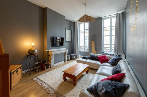 Contemporary Furnished Duplex With 3 Bedrooms Near All Amenities - Location saisonnière - Bordeaux