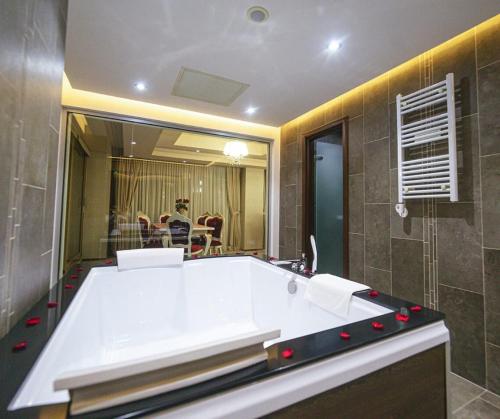 حمام, فندق بوتيك بليادا (Pleiada Boutique Hotel) in لاسى