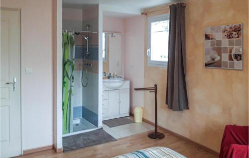 Vannas istaba, 2 Bedroom Nice Home In Villefort in Villefort