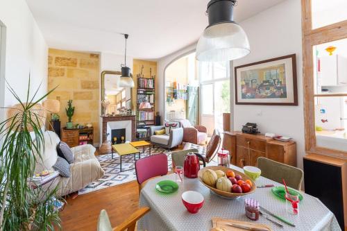 Renovated Furnished Townhouse With 2 Bedrooms & A Splendid Terrace - Location saisonnière - Bordeaux