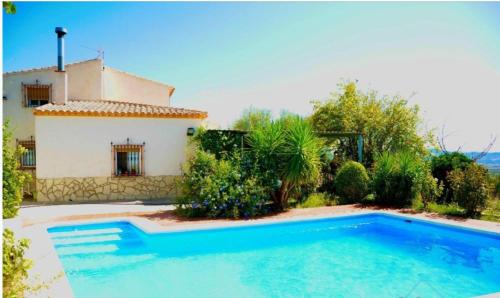  Impeccable 2 Bed Apartment in Velez-Blanco, Ferienwohnung in Vélez Blanco