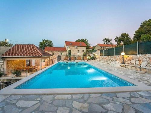 Holiday house Buljanovi Dvori with private pool - Runović