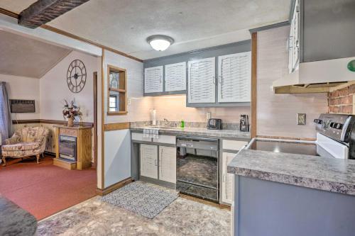 Heathsville Home w/ Sunroom < 10 Mi to Beach! in Ridge (MD)