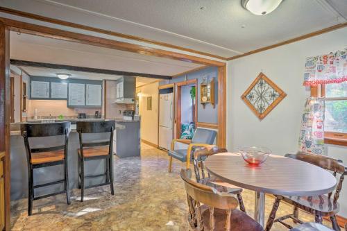 Heathsville Home w/ Sunroom < 10 Mi to Beach! in Ridge (MD)