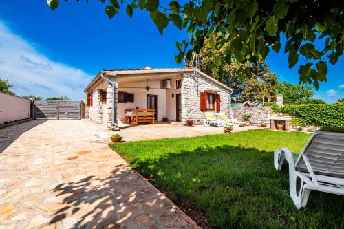 Charming House Nino with a fenced yard