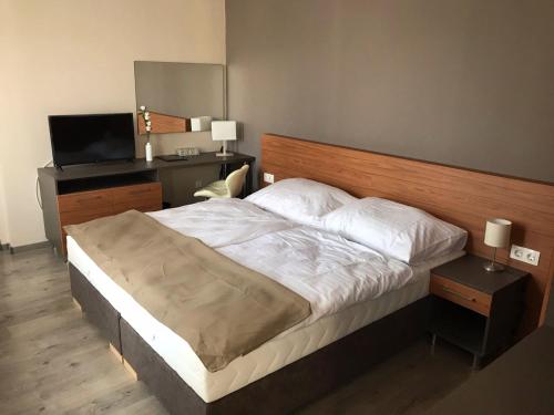2 twin beds
