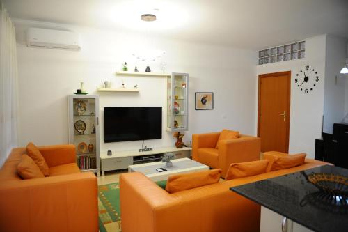 Center Tirana Apartment - image 3
