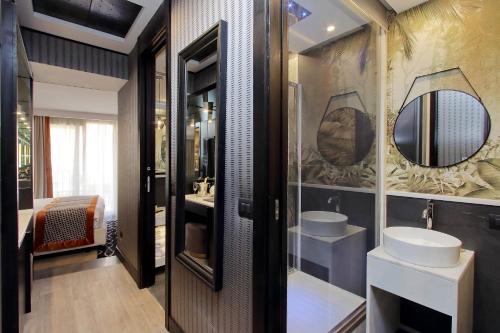 HELMIRAGE PIAZZA DI SPAGNA SUITE - image 7