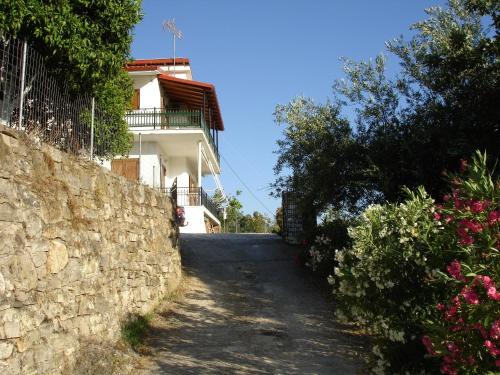  Paschos Rooms in Syvota