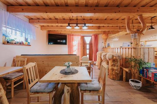 gedeelde lounge/tv-ruimte, Penzión Natália (Penzion Natalia) in Terchova