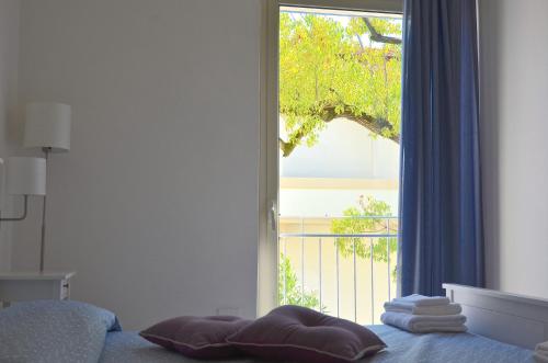 Petit Hotel - main image