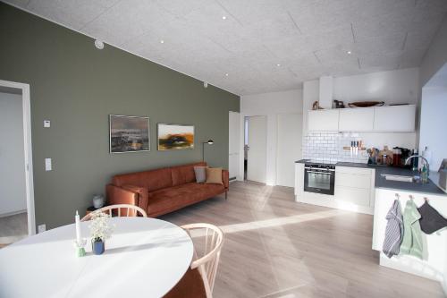 Παροχές, New 2 Bedroom Apartment With Sea View in Hoyvík