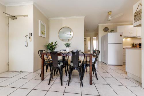 Charming CBD Apt 3bd 2bth - walk to Waterfront