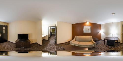 Quality Inn & Suites Caseyville - St. Louis