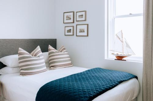 The Clovelly Hotel - image 10