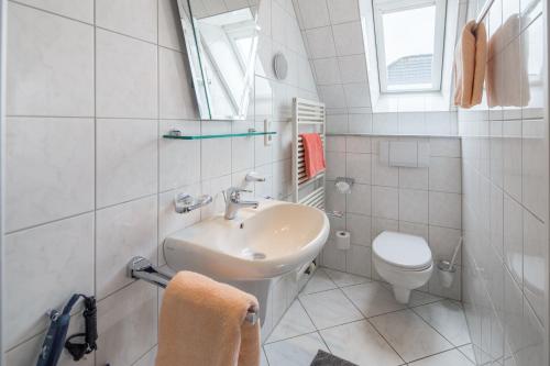 Bathroom, Strandfliederhaus near Norderney Airport