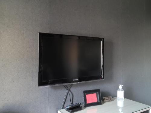 New York - Room for travelers near the Airport, possible transport, Sofía (foto 2)
