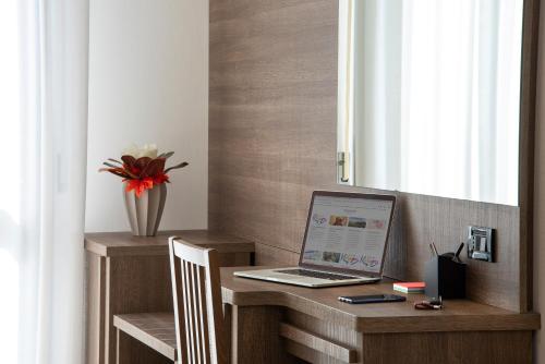 Double Room (1 Adult) image 3