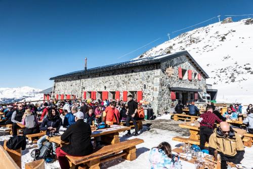 Cabane Bella-Tola in 聖路加