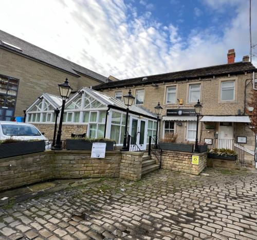 Huddersfield Central Lodge in Huddersfield