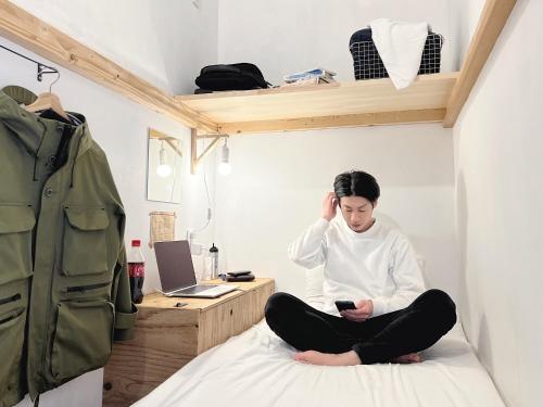 Single Bed in Mixed Dormitory Room