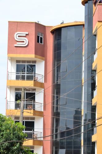 Zunanjost, SS Hotel Kampala in Rubaga