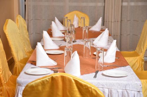 Oprema, SS Hotel Kampala in Rubaga