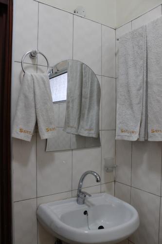 Single Room image 10