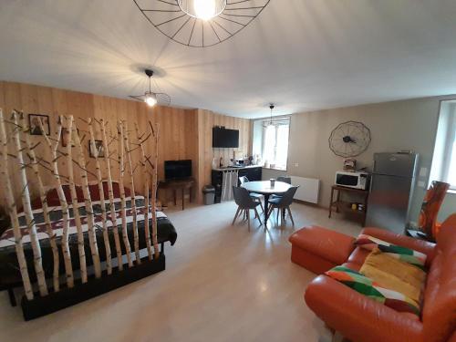 Studio Cosy de 2 à 4 personnes au cœur du Haut Doubs, entre les lacs, les montagnes et les vignobles