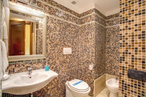 Aurelius Art Gallery Hotel - image 12