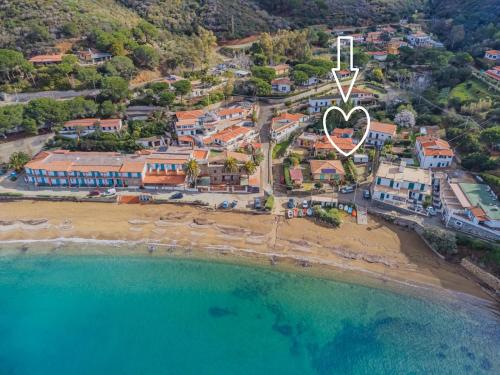  Casa a 30 metri da Pareti in Capoliveri