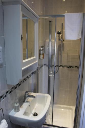 Beamsley Lodge B&B - image 13
