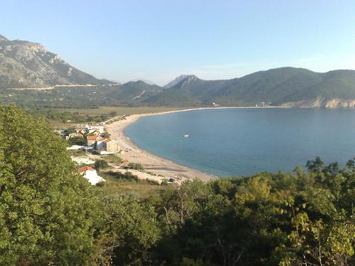 strand, Family Stone house with magical Sea View in Lucice