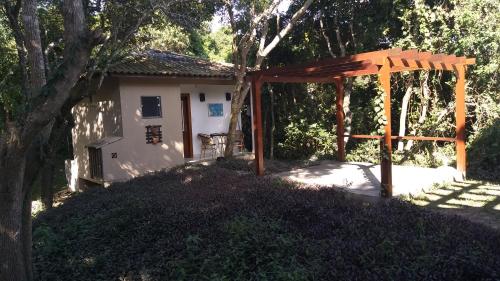 Casa de hospedes em condominio com lazer in Vila Luiza