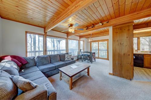 Cabin Retreat in Ellijay, USA