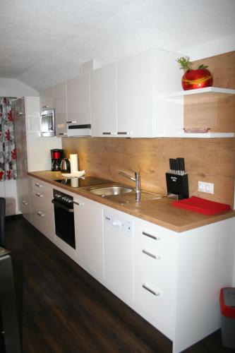 Comfort Two-Bedroom Apartment with Balcony