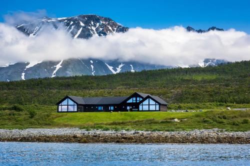 Lyngen Experience Lodge - Accommodation - Nord-Lenangen