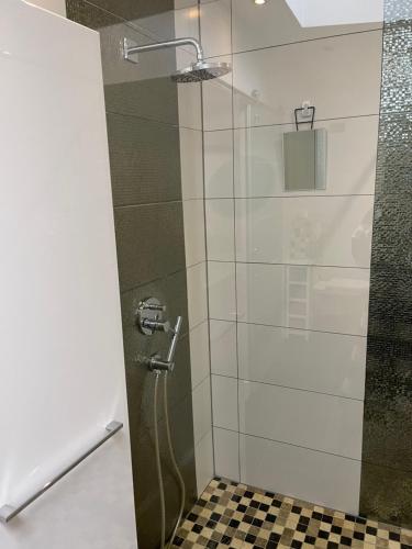 Vannas istaba, Superbe appartement au RDC avec parking gratuit in Havange
