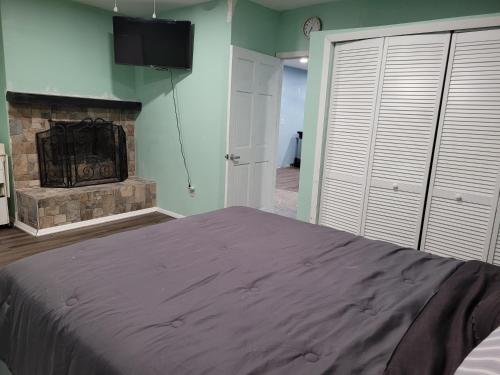 Comfortable, Affordable Oasis in Altamonte Springs for a Couple or Family