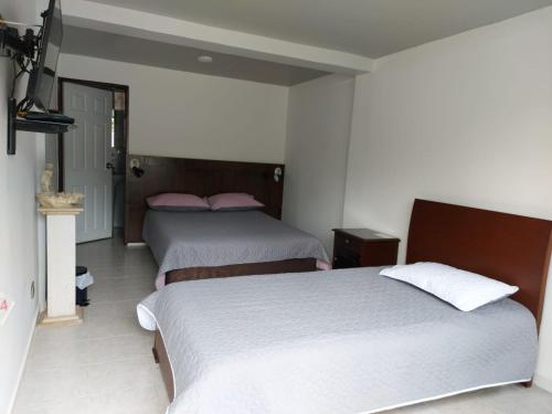 1 double bed, 4 twin beds