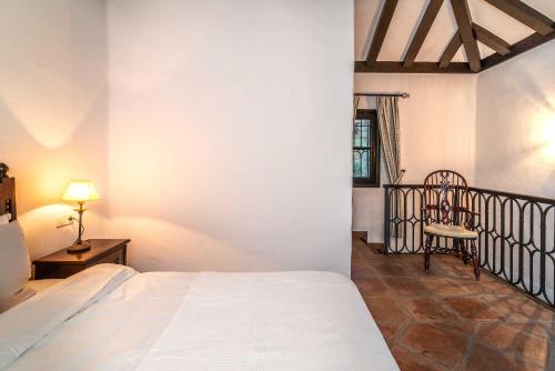  Extraordinary 7 Bedroom Castle in El Madroñal in Benahavís