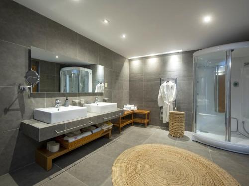 Bathroom, Ferenity in Kavala
